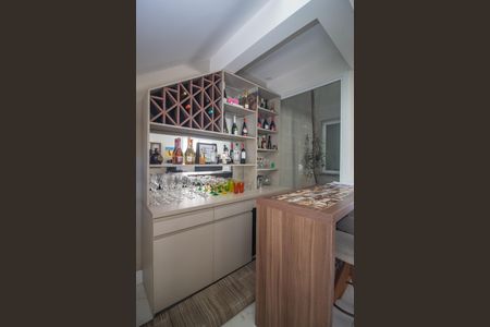 Casa à venda com 344m², 4 quartos e 2 vagas Casa à venda com 344m², 4 quartos e 2 vagasSala