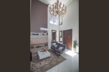 Casa à venda com 344m², 4 quartos e 2 vagas Casa à venda com 344m², 4 quartos e 2 vagasSala