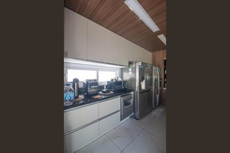 Casa à venda com 344m², 4 quartos e 2 vagas Casa à venda com 344m², 4 quartos e 2 vagasCozinha