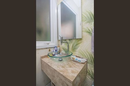 Casa à venda com 344m², 4 quartos e 2 vagas Casa à venda com 344m², 4 quartos e 2 vagasBanheiro de Serviço