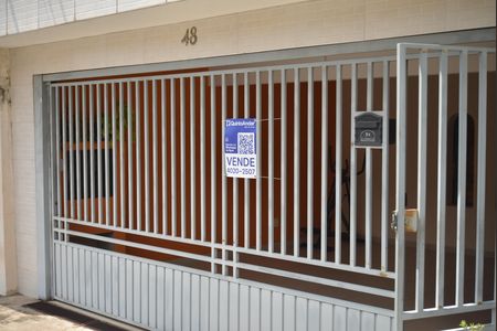 Casa à venda com 217m², 5 quartos e 2 vagasFachada