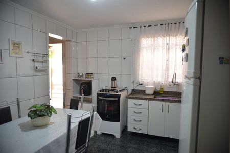 Casa à venda com 217m², 5 quartos e 2 vagasCozinha