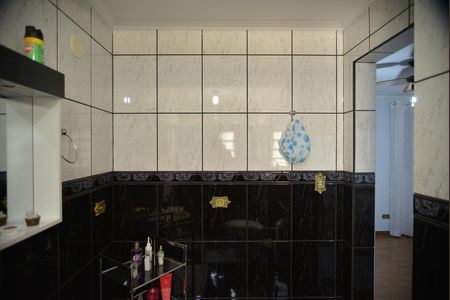 Casa à venda com 217m², 5 quartos e 2 vagasBanheiro da Suíte