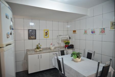 Casa à venda com 217m², 5 quartos e 2 vagasCozinha
