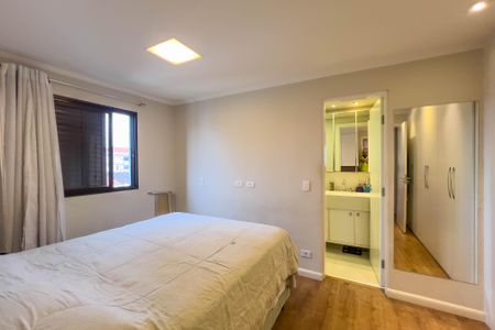 Apartamento à venda com 160m², 4 quartos e 2 vagas Apartamento à venda com 160m², 4 quartos e 2 vagasSuíte