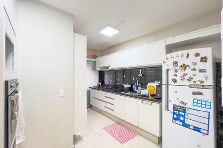 Apartamento à venda com 160m², 4 quartos e 2 vagas Apartamento à venda com 160m², 4 quartos e 2 vagasCozinha e área de serviço