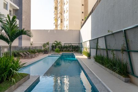 Apartamento à venda com 39m², 1 quarto e sem vaga Apartamento à venda com 39m², 1 quarto e sem vagaÁrea comum - Piscina