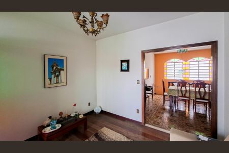 Sala de casa à venda com 7 quartos, 229m² em Nova Vista, Belo Horizonte
