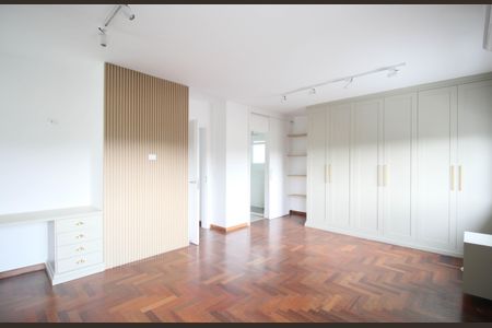 Casa à venda com 350m², 3 quartos e 3 vagasSuíte 1