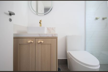 Casa à venda com 350m², 3 quartos e 3 vagasBanheiro da Suíte 2