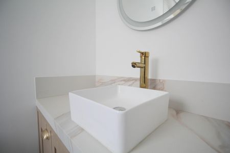 Casa à venda com 350m², 3 quartos e 3 vagasBanheiro da Suíte 2