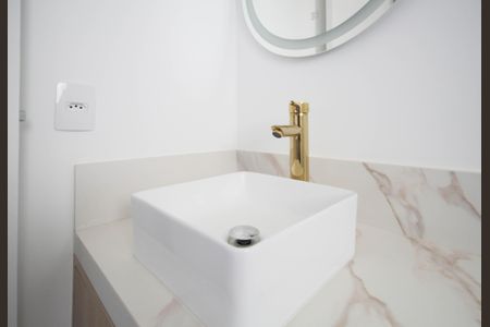 Casa à venda com 350m², 3 quartos e 3 vagasBanheiro da Suíte 2