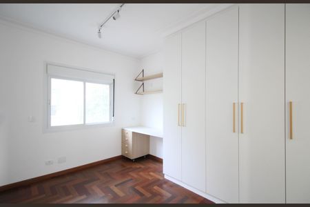 Casa à venda com 350m², 3 quartos e 3 vagasSuíte 2