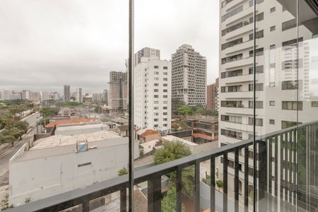 Studio para alugar com 25m², 1 quarto e sem vaga Studio para alugar com 25m², 1 quarto e sem vagaVaranda