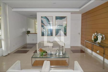 Apartamento à venda com 143m², 3 quartos e 2 vagas Apartamento à venda com 143m², 3 quartos e 2 vagasHall de entrada