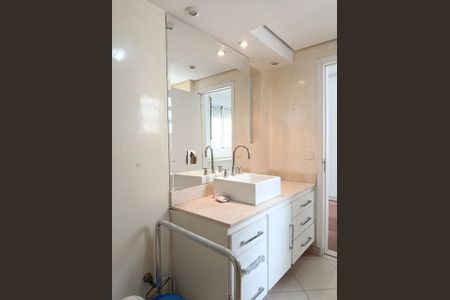 Apartamento à venda com 147m², 2 quartos e 1 vaga Apartamento à venda com 147m², 2 quartos e 1 vagaBanheiro da Suíte 1