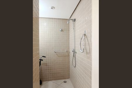 Apartamento à venda com 147m², 2 quartos e 1 vaga Apartamento à venda com 147m², 2 quartos e 1 vagaBanheiro da Suíte 1