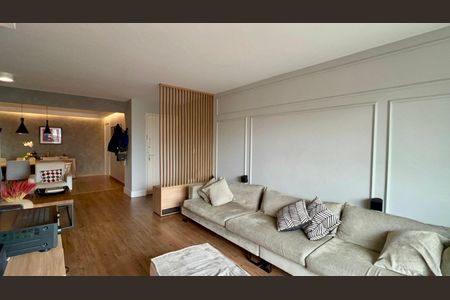 Apartamento à venda com 117m², 3 quartos e 2 vagas Apartamento à venda com 117m², 3 quartos e 2 vagasSala de TV