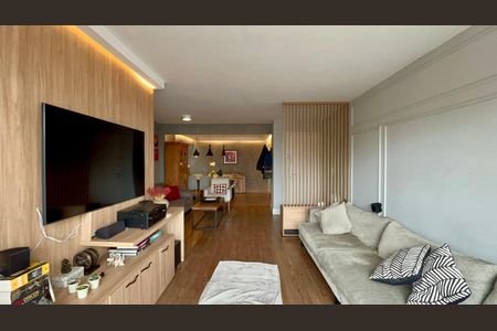 Apartamento à venda com 117m², 3 quartos e 2 vagas Apartamento à venda com 117m², 3 quartos e 2 vagasSala de TV