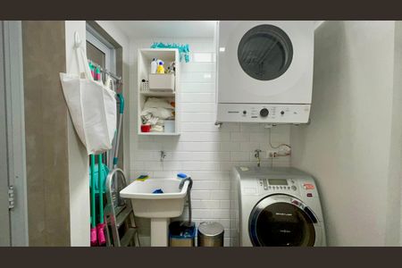 Apartamento à venda com 117m², 3 quartos e 2 vagas Apartamento à venda com 117m², 3 quartos e 2 vagasÁrea de Serviço