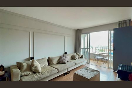 Apartamento à venda com 117m², 3 quartos e 2 vagas Apartamento à venda com 117m², 3 quartos e 2 vagasSala de TV