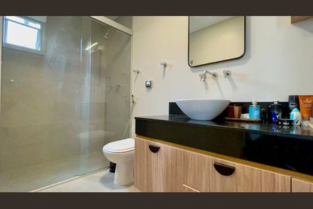 Apartamento à venda com 117m², 3 quartos e 2 vagas Apartamento à venda com 117m², 3 quartos e 2 vagasBanheiro da Suíte