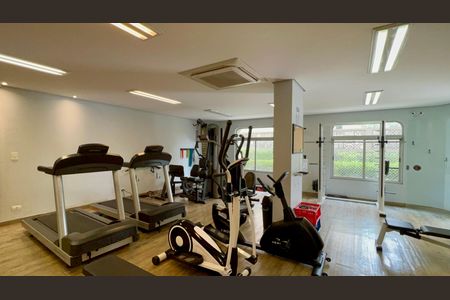 Apartamento à venda com 117m², 3 quartos e 2 vagas Apartamento à venda com 117m², 3 quartos e 2 vagasÁrea comum - Academia