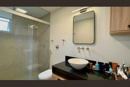 Apartamento à venda com 117m², 3 quartos e 2 vagas Apartamento à venda com 117m², 3 quartos e 2 vagasBanheiro da Suíte