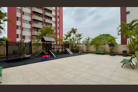 Apartamento à venda com 117m², 3 quartos e 2 vagas Apartamento à venda com 117m², 3 quartos e 2 vagasÁrea comum - Playground