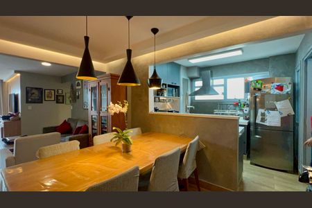 Apartamento à venda com 117m², 3 quartos e 2 vagas Apartamento à venda com 117m², 3 quartos e 2 vagasCozinha