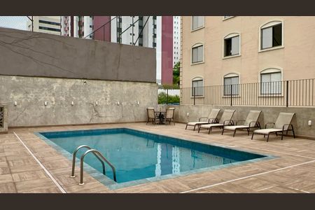 Apartamento à venda com 117m², 3 quartos e 2 vagas Apartamento à venda com 117m², 3 quartos e 2 vagasÁrea comum - Piscina