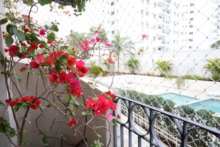 Sacada de apartamento à venda com 2 quartos, 65m² em Jardim Taquaral, São Paulo