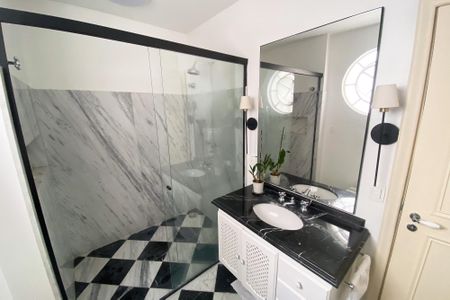 Apartamento para alugar com 190m², 2 quartos e 2 vagasBanheiro do Quarto 1