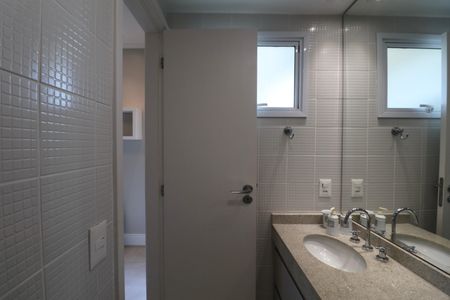 Apartamento para alugar com 300m², 4 quartos e 4 vagasBanheiro Suíte 2