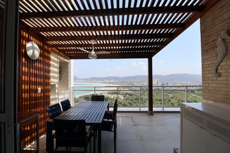 Apartamento para alugar com 300m², 4 quartos e 4 vagasVaranda