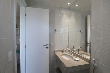 Apartamento para alugar com 300m², 4 quartos e 4 vagasBanheiro Suíte 3