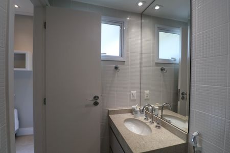 Apartamento para alugar com 300m², 4 quartos e 4 vagasBanheiro Suíte 2