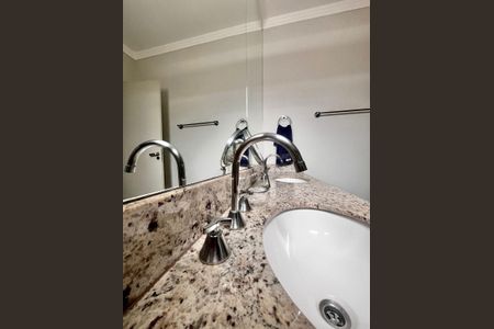 Casa de condomínio à venda com 133m², 3 quartos e 2 vagas Casa de condomínio à venda com 133m², 3 quartos e 2 vagasBanheiro da Suíte 2