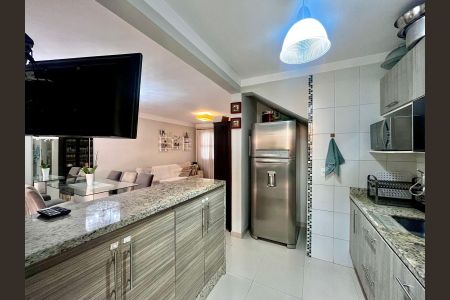 Casa de condomínio à venda com 133m², 3 quartos e 2 vagas Casa de condomínio à venda com 133m², 3 quartos e 2 vagasCozinha