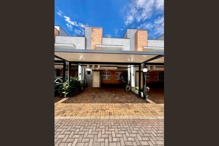 Casa de condomínio à venda com 133m², 3 quartos e 2 vagas Casa de condomínio à venda com 133m², 3 quartos e 2 vagasFachada da Casa