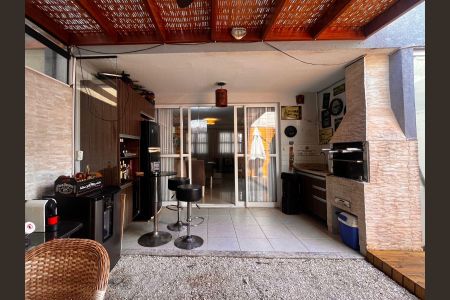 Casa de condomínio à venda com 133m², 3 quartos e 2 vagas Casa de condomínio à venda com 133m², 3 quartos e 2 vagasÁrea externa