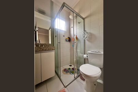 Casa de condomínio à venda com 133m², 3 quartos e 2 vagas Casa de condomínio à venda com 133m², 3 quartos e 2 vagasBanheiro da Suíte 1