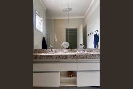 Casa de condomínio à venda com 133m², 3 quartos e 2 vagas Casa de condomínio à venda com 133m², 3 quartos e 2 vagasBanheiro da Suíte 2