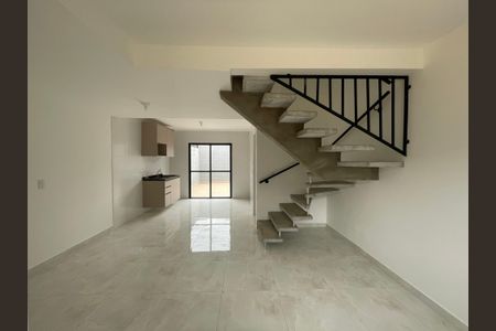 Casa de condomínio para alugar com 70m², 3 quartos e 2 vagasSala