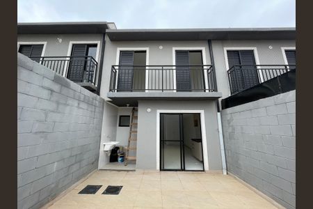 Casa de condomínio para alugar com 70m², 3 quartos e 2 vagasQuintal
