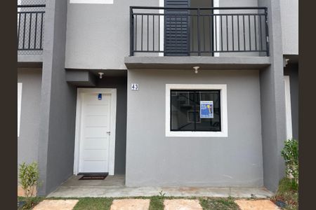 Casa de condomínio para alugar com 70m², 3 quartos e 2 vagasFachada