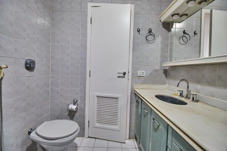 Apartamento à venda com 119m², 3 quartos e 2 vagasBanheiro Social