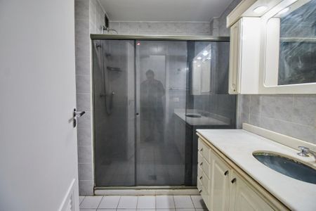 Apartamento à venda com 119m², 3 quartos e 2 vagasBanheiro da Suíte