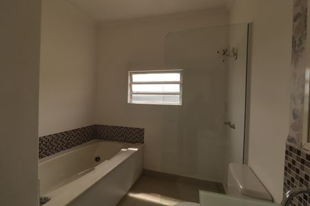 Casa à venda com 270m², 3 quartos e 4 vagas Casa à venda com 270m², 3 quartos e 4 vagasBanheiro da Suíte