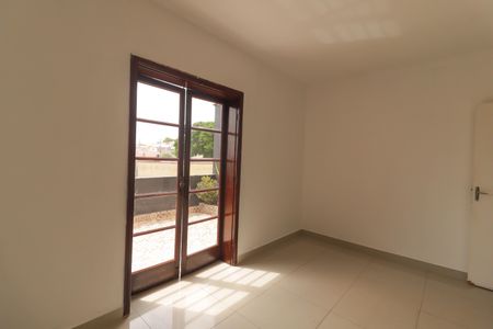 Casa à venda com 270m², 3 quartos e 4 vagas Casa à venda com 270m², 3 quartos e 4 vagasQuarto